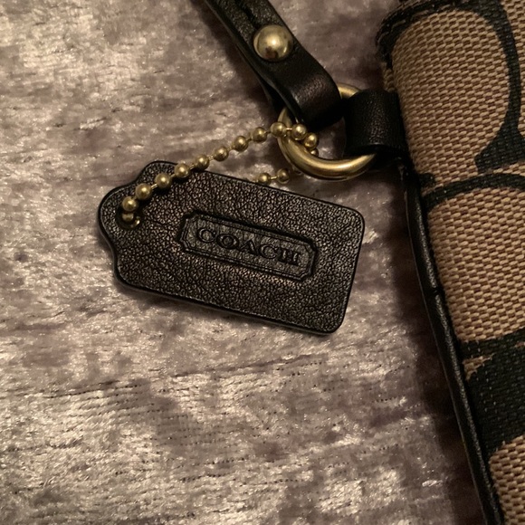 Coach Wristlet - Picture 4 of 6
